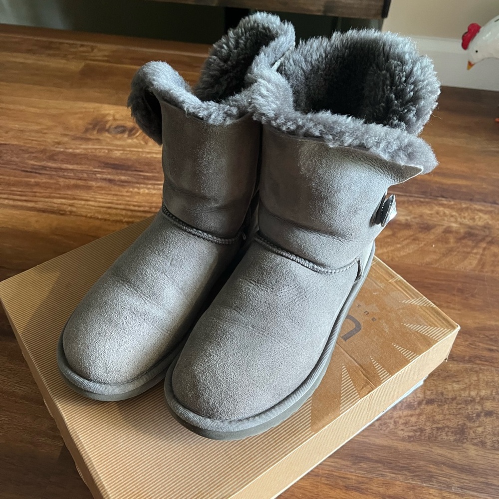 Ugg Bailey Button Bling